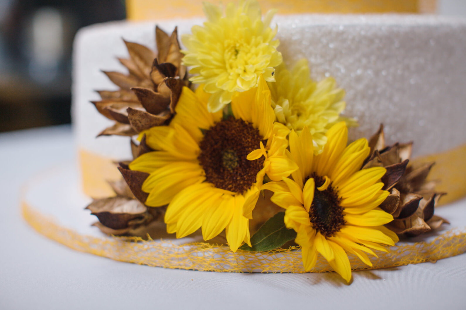 2048 Box Eight Studio Wedding Yellow Sunflower Theme 0016